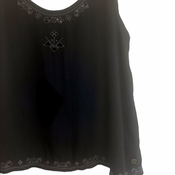 Roxy Black Crop Tank Top w Aztec Detail - Picture 2 of 3